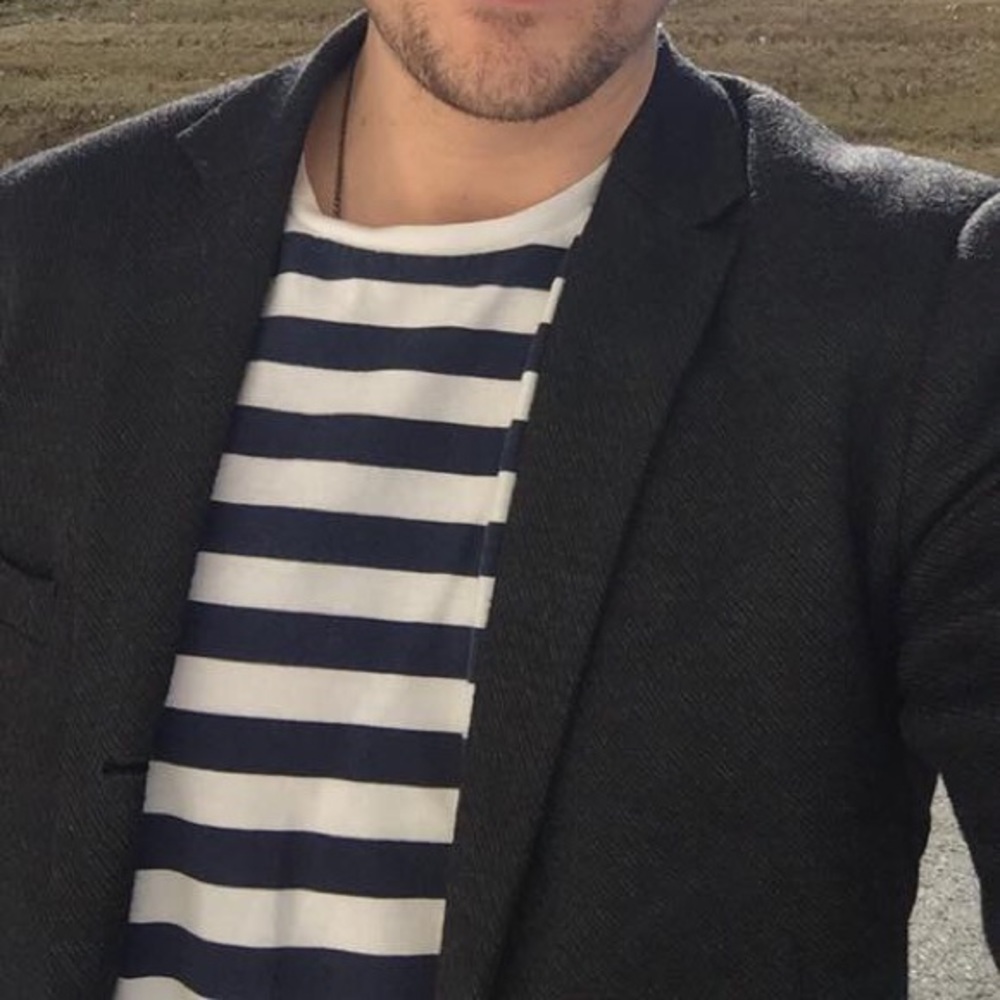 Gently used H&M Men’s Blazer.